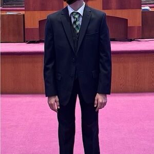 TALLIA Boys Navy Blue Suit with Collared Shirt, Belt, Vest, Tie & Pocket Sq